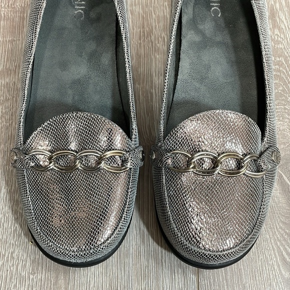 Vionic Orthoheel Alda Pewter Leather Reptile Slip On Loafers Chain 8.5W - Picture 5 of 15